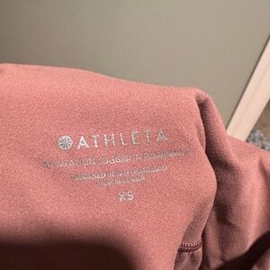 Athleta salutation high rise Jogger in Mauve